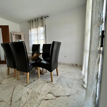 - Sleeps 6 - Pool - Pets Ok - Parking * コラレホ