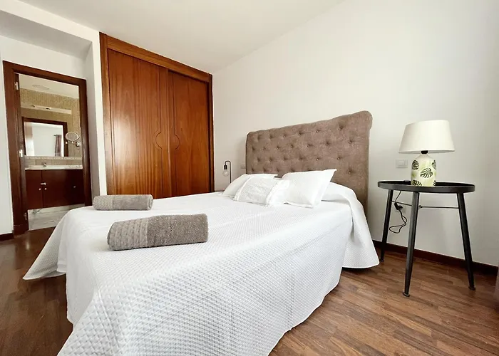 - Sleeps 6 - Pool - Pets Ok - Parking 科拉雷侯