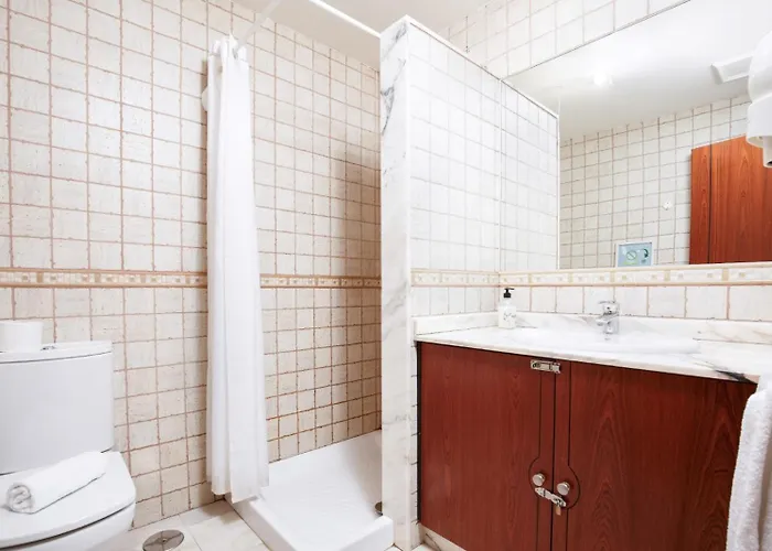 - Sleeps 6 - Pool - Pets Ok - Parking 别墅 科拉雷侯