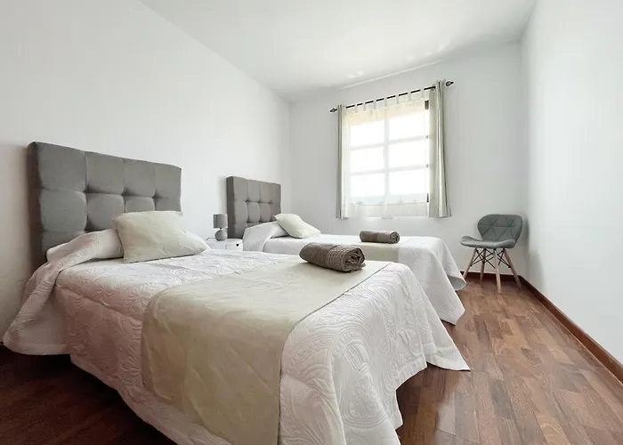 别墅 - Sleeps 6 - Pool - Pets Ok - Parking