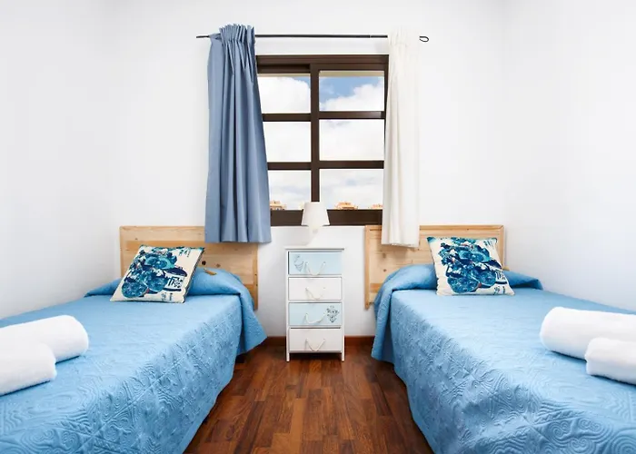 וילה - Sleeps 6 - Pool - Pets Ok - Parking קורלחו